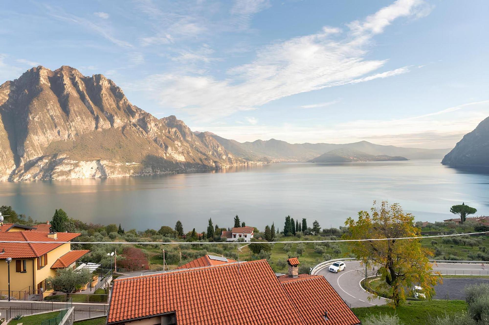 Happy Guest Apartments - Dolce Vista Riva di Solto Exterior foto